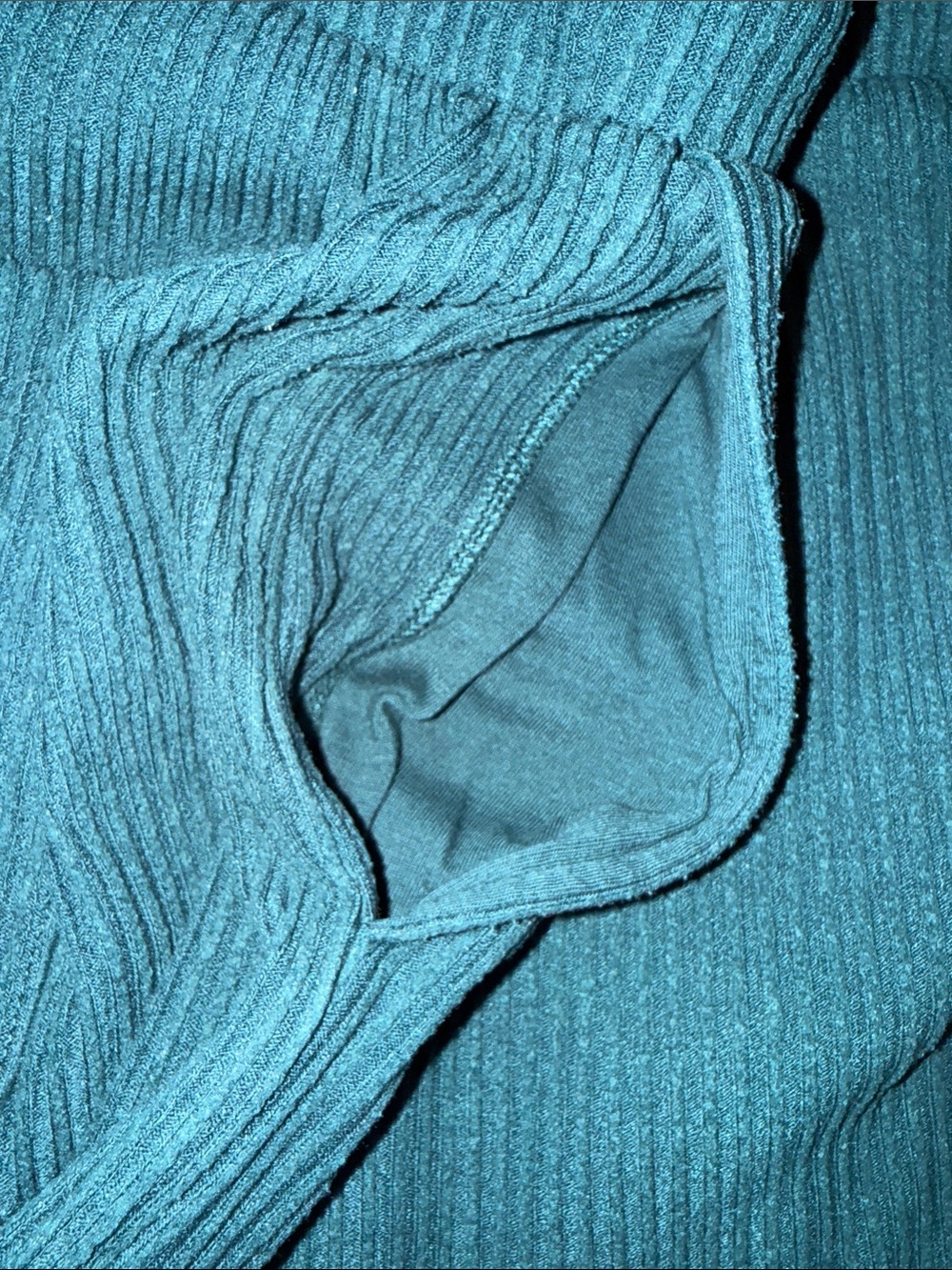 Alo Muse Ribbed Short - Picture 5 of 6